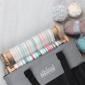 CARRYING BAG FOR PORTABLE FRAME WEAVING