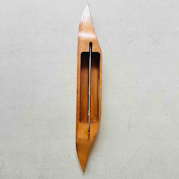 WEAVING SHOOTER OF DRIFT WOOD